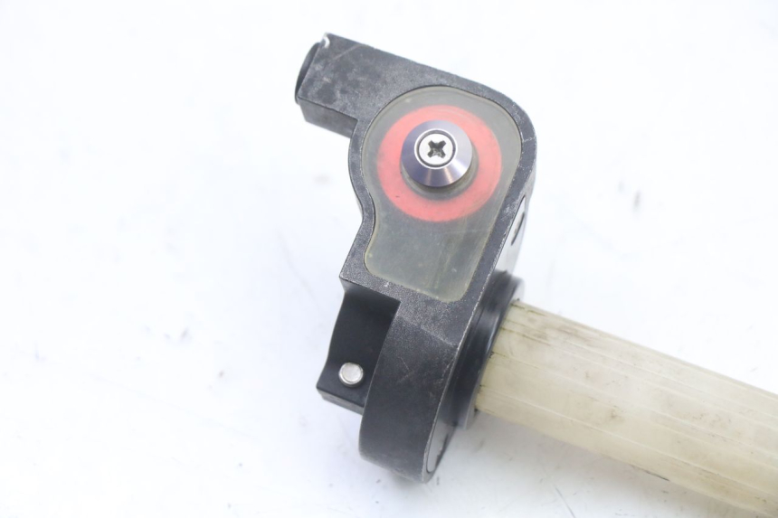 photo de POIGNEE ACCELERATEUR MBK X-LIMIT XLIMIT 50 (2007 - 2012) - Détail de la pièce