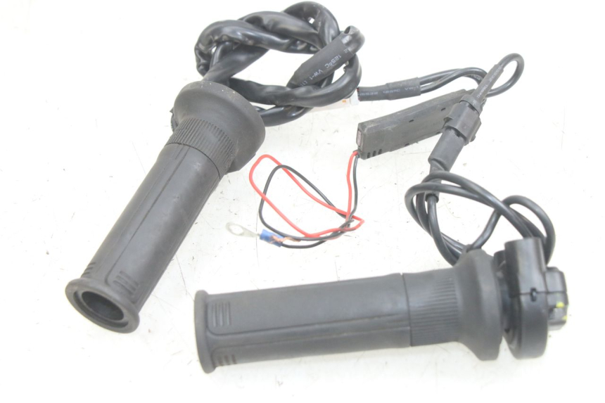 photo de POIGNEE ACCELERATEUR PIAGGIO MEDLEY 125 (2016 - 2023) - Autre angle de vue