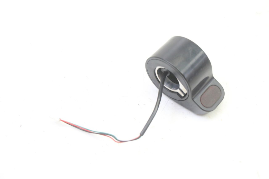 photo de POIGNEE ACCELERATEUR XIAOMI MI PRO 2 1 - Vue principale