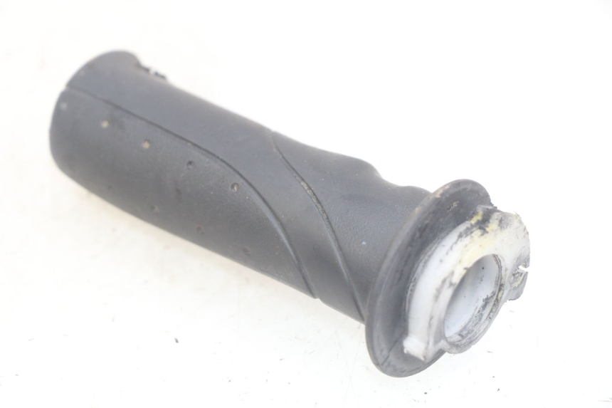 photo de POIGNEE ACCELERATEUR SYM MIO 50 (2011 - 2017) - Vue principale