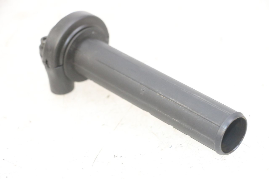 photo de POIGNEE ACCELERATEUR PIAGGIO MP3 LT 300 (2010 - 2016) - Gros plan technique