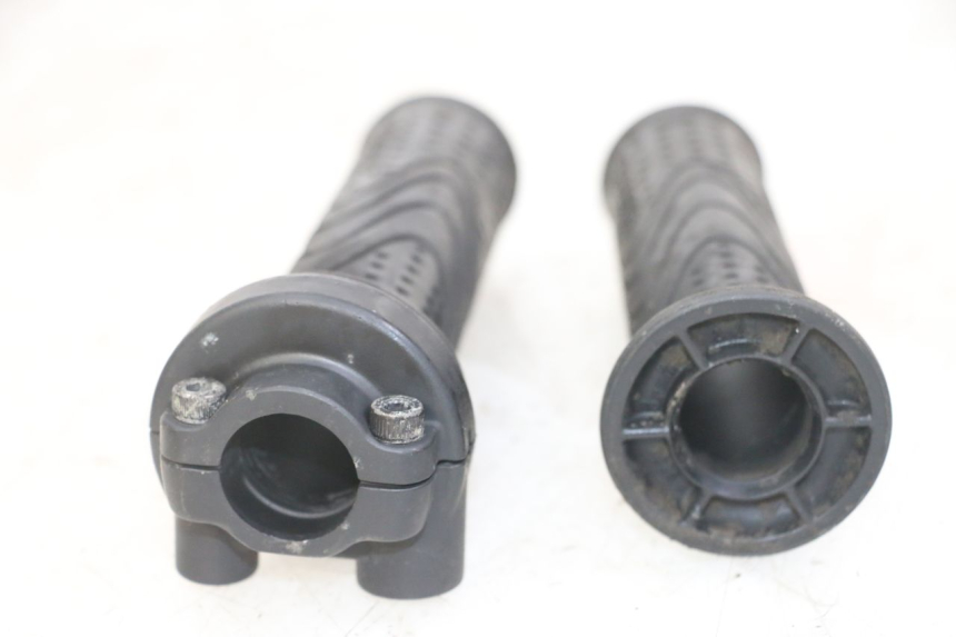 photo de POIGNEE ACCELERATEUR PIAGGIO MP3 LT 300 (2010 - 2016) - Gros plan technique