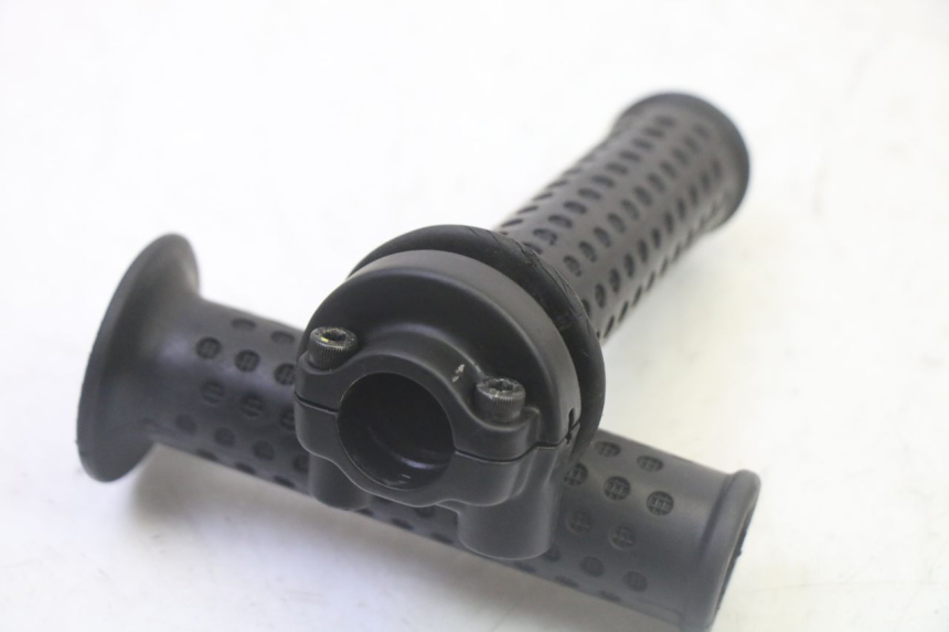 photo de POIGNEE ACCELERATEUR PIAGGIO MP3 LT 300 (2010 - 2016) - Zoom état d’usage