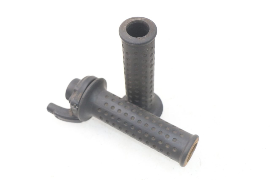 photo de POIGNEE ACCELERATEUR PIAGGIO MP3 125 (2006 - 2014) - Vue principale