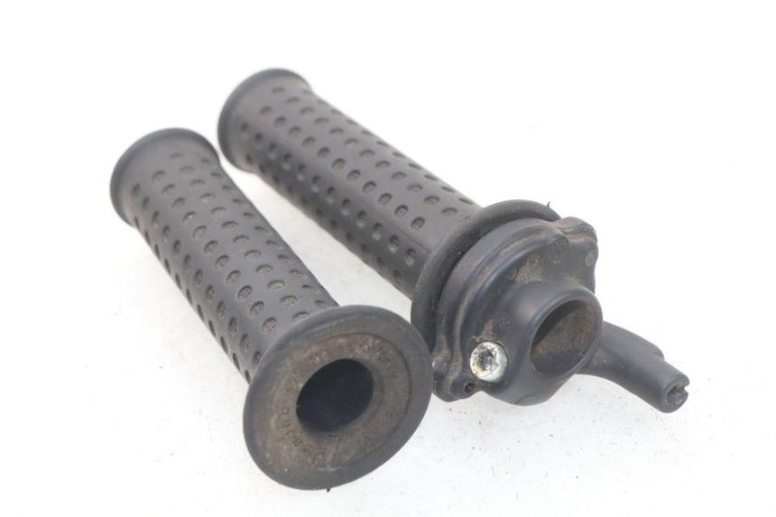 photo de POIGNEE ACCELERATEUR PIAGGIO MP3 125 (2006 - 2014) - Zoom état d’usage