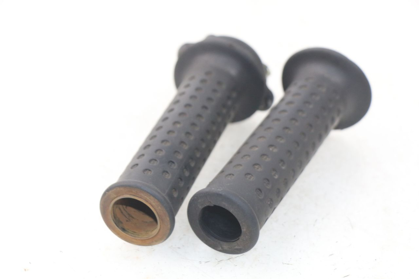 photo de POIGNEE ACCELERATEUR PIAGGIO MP3 125 (2006 - 2014) - Autre angle de vue