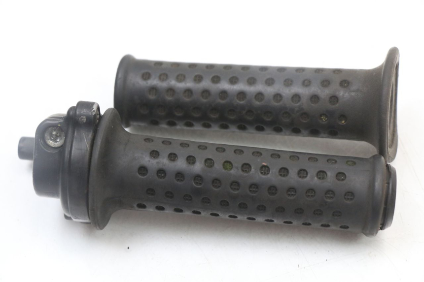 photo de POIGNEE ACCELERATEUR PIAGGIO MP3 125 (2006 - 2014) - Vue principale