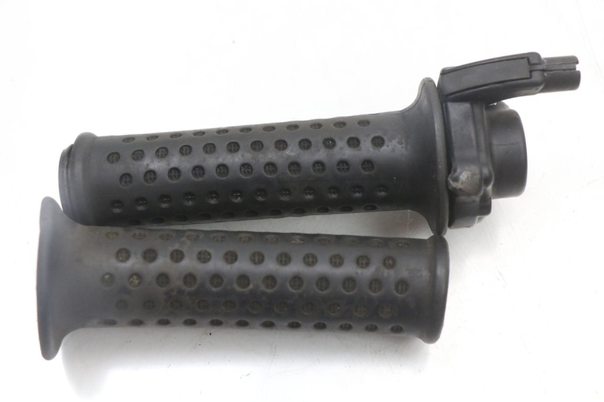 photo de POIGNEE ACCELERATEUR PIAGGIO MP3 125 (2006 - 2014) - Autre angle de vue