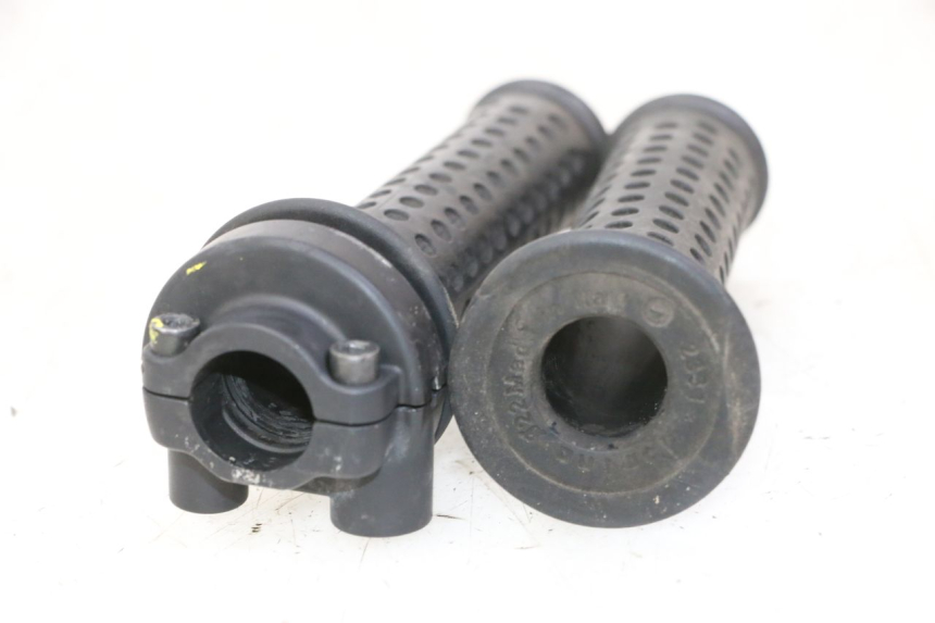 photo de POIGNEE ACCELERATEUR PIAGGIO MP3 RL 250 (2006 - 2010) - Gros plan technique