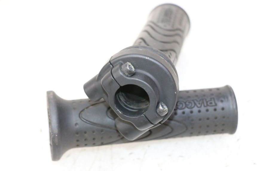 photo de POIGNEE ACCELERATEUR PIAGGIO MP3 500 (2011 - 2015) - Détail de la pièce