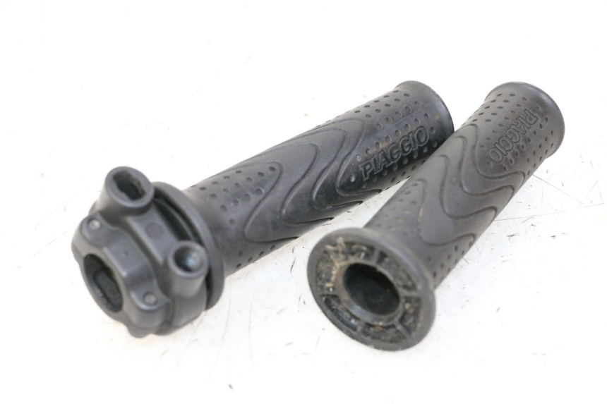 photo de POIGNEE ACCELERATEUR PIAGGIO MP3 500 (2011 - 2015) - Zoom état d’usage