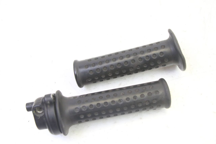 photo de POIGNEE ACCELERATEUR PIAGGIO MP3 125 (2006 - 2014) - Vue principale