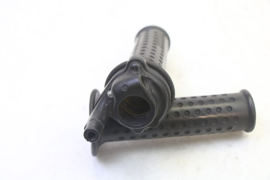 photo de POIGNEE ACCELERATEUR PIAGGIO MP3 125 (2006 - 2014) - Zoom état d’usage