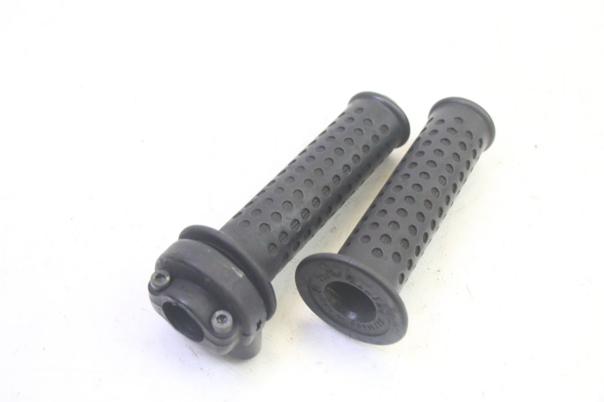 photo de POIGNEE ACCELERATEUR PIAGGIO MP3 RL 250 (2006 - 2010) - Détail de la pièce