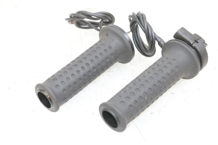 photo de POIGNEE ACCELERATEUR PIAGGIO MP3 500 (2016 - 2018) - Vue principale