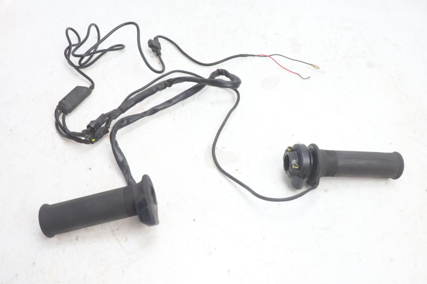 photo de POIGNEE ACCELERATEUR PIAGGIO MP3 500 (2016 - 2018) - Détail de la pièce