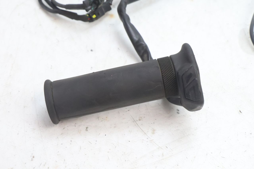 photo de POIGNEE ACCELERATEUR PIAGGIO MP3 500 (2016 - 2018) - Zoom état d’usage