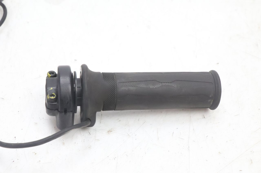 photo de POIGNEE ACCELERATEUR PIAGGIO MP3 500 (2016 - 2018) - Autre angle de vue