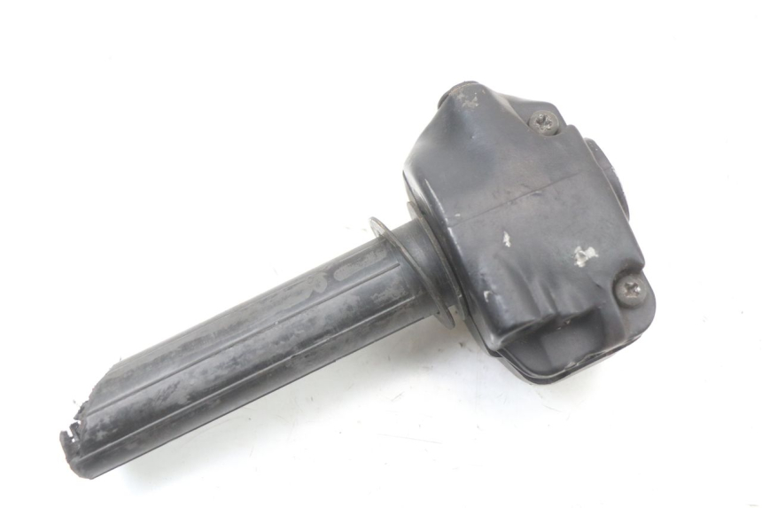 photo de POIGNEE ACCELERATEUR RIEJU MRT 50 (2018 - 2021) - Zoom état d’usage