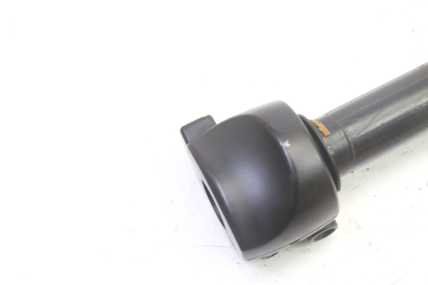 photo de POIGNEE ACCELERATEUR RIEJU MRT 50 (2018 - 2021) - Détail de la pièce