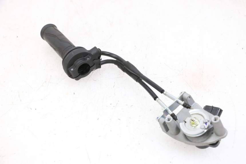 photo de POIGNEE ACCELERATEUR YAMAHA NEO'S CORE 1 (2022 - 2026) - Pièce contrôlée