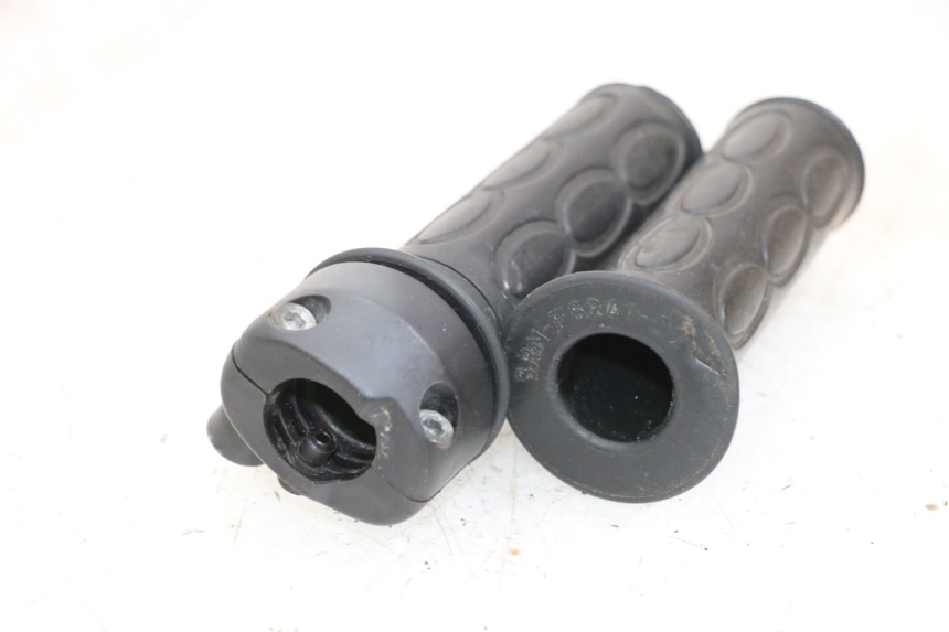 photo de POIGNEE ACCELERATEUR YAMAHA NEO'S NEOS 2T 50 (1998 - 2007) - Vue d’ensemble