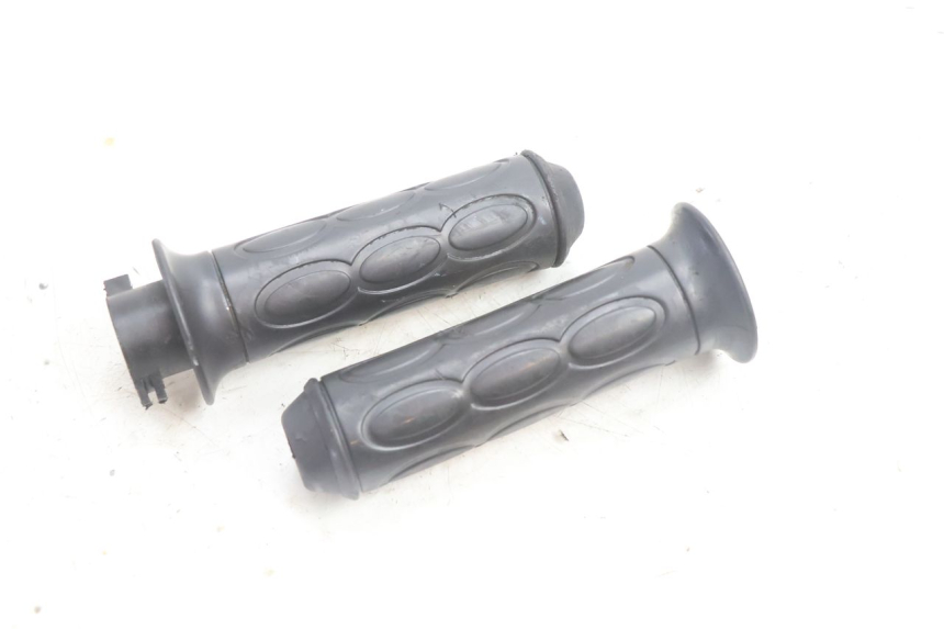 photo de POIGNEE ACCELERATEUR YAMAHA NEO'S NEOS 2T 50 (1998 - 2007) - Autre angle de vue