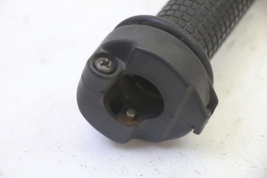 photo de POIGNEE ACCELERATEUR KYMCO LIKE 4T 50 (2019 - 2025) - Zoom état d’usage