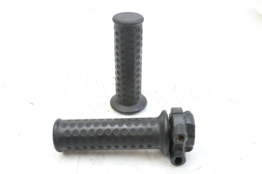 photo de POIGNEE ACCELERATEUR PIAGGIO NEW TYPHOON 50 (2018 - 2021) - Vue principale