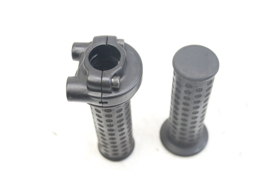 photo de POIGNEE ACCELERATEUR PIAGGIO NEW TYPHOON 50 (2018 - 2021) - Autre angle de vue