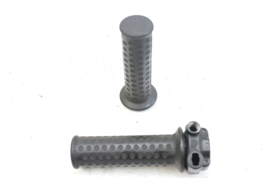 photo de POIGNEE ACCELERATEUR PIAGGIO NEW TYPHOON 50 (2018 - 2021) - Gros plan technique