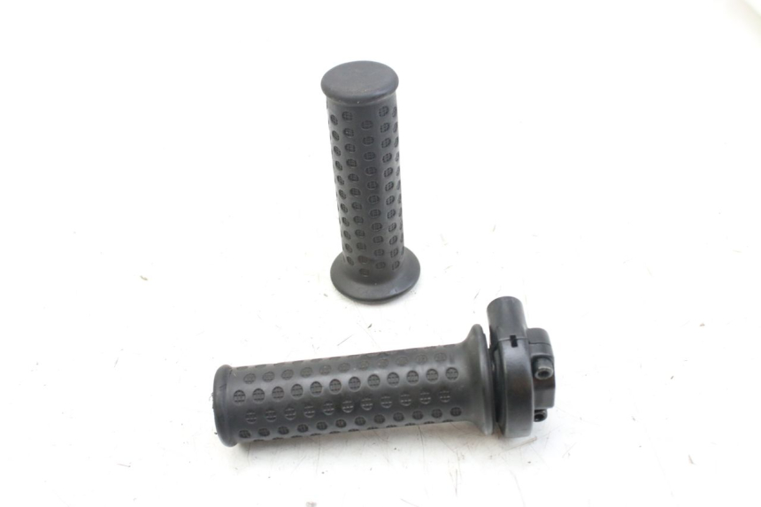 photo de POIGNEE ACCELERATEUR PIAGGIO NEW TYPHOON 50 (2018 - 2021) - Vue d’ensemble