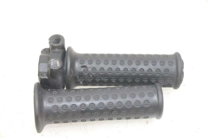 photo de POIGNEE ACCELERATEUR PIAGGIO NEW TYPHOON 50 (2018 - 2021) - Zoom état d’usage