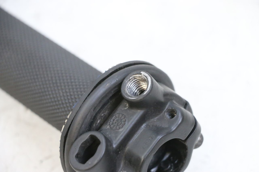 photo de POIGNEE ACCELERATEUR PIAGGIO NEW TYPHOON 50 (2018 - 2021) - Gros plan technique