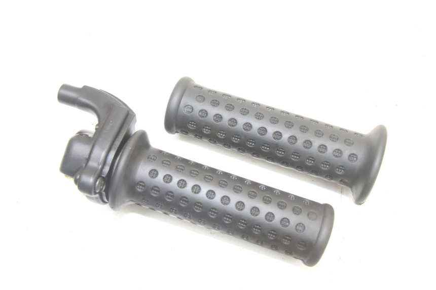 photo de POIGNEE ACCELERATEUR PIAGGIO NRG POWER PUREJET 50 (2018 - 2021) - Vue principale