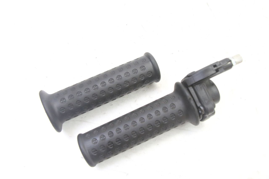 photo de POIGNEE ACCELERATEUR PIAGGIO NRG POWER PUREJET 50 (2018 - 2021) - Autre angle de vue