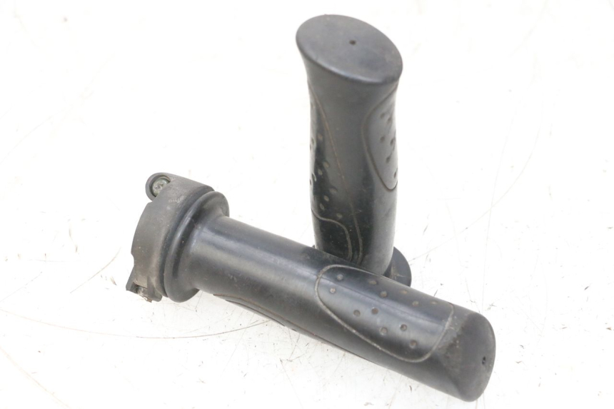 photo de POIGNEE ACCELERATEUR SYM ORBIT 2 4T 50 (2008 - 2017) - Vue principale