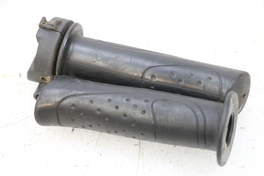 photo de POIGNEE ACCELERATEUR SYM ORBIT 2 50 (2008 - 2014) - Vue d’ensemble