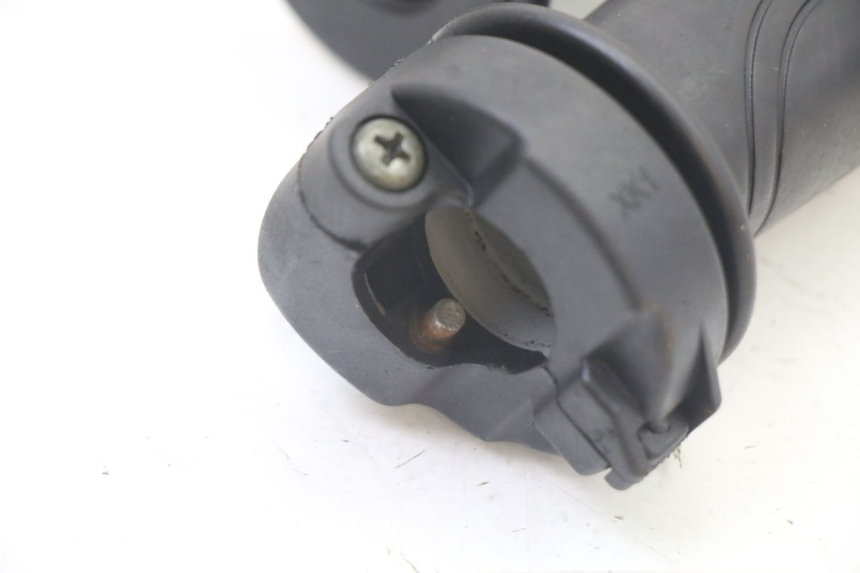 photo de POIGNEE ACCELERATEUR SYM ORBIT III 3 4T 50 (2021 - 2025) - Autre angle de vue