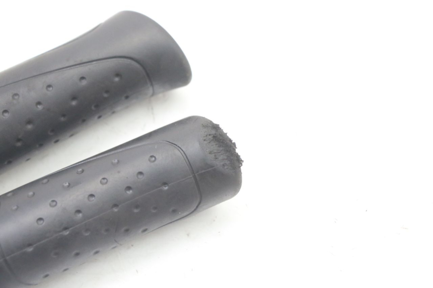 photo de POIGNEE ACCELERATEUR SYM ORBIT III 3 4T 50 (2021 - 2025) - Gros plan technique