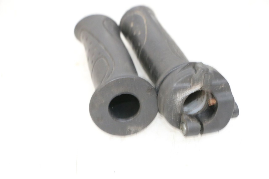 photo de POIGNEE ACCELERATEUR SYM ORBIT III 3 4T 50 (2018 - 2021) - État de surface