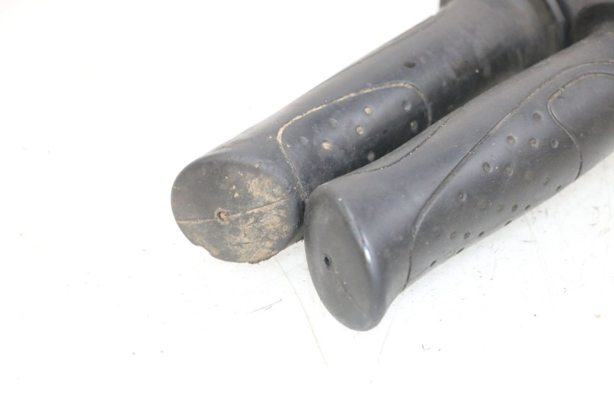 photo de POIGNEE ACCELERATEUR SYM ORBIT III 3 4T 50 (2018 - 2021) - Marquages et références