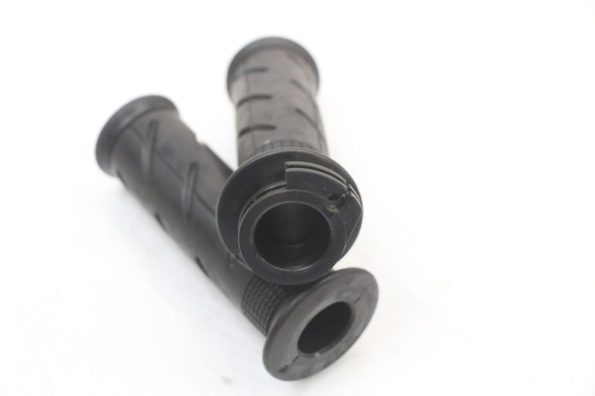 photo de POIGNEE ACCELERATEUR HONDA PCX (JF28) 125 (2009 - 2011) - Gros plan technique