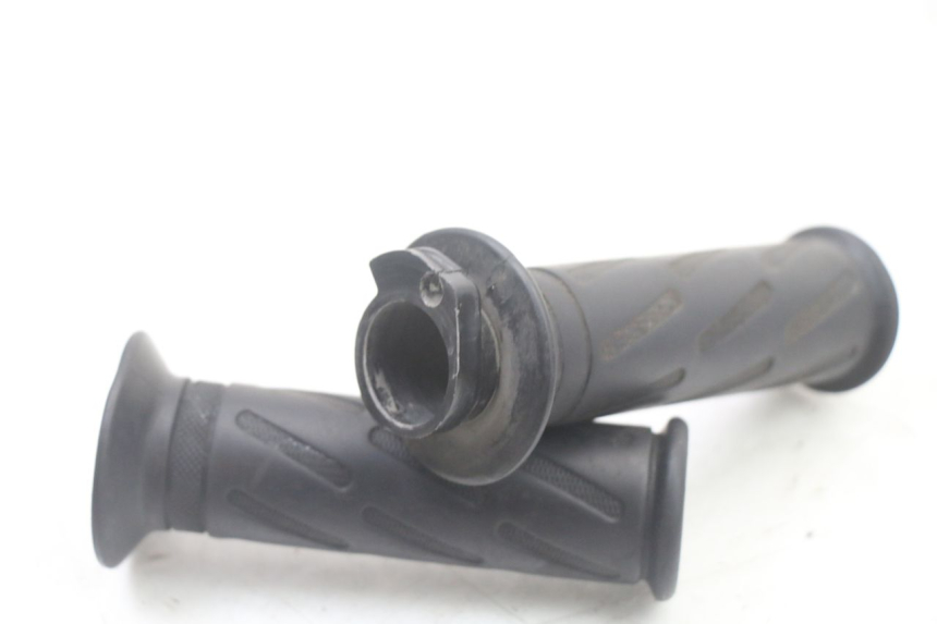 photo de POIGNEE ACCELERATEUR PEUGEOT KISBEE 4T 50 (2018 - 2022) - Autre angle de vue