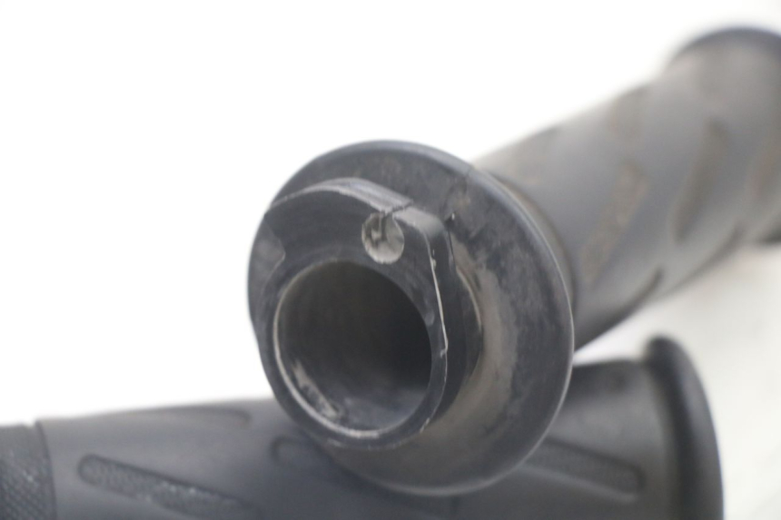 photo de POIGNEE ACCELERATEUR PEUGEOT KISBEE 4T 50 (2018 - 2022) - Gros plan technique