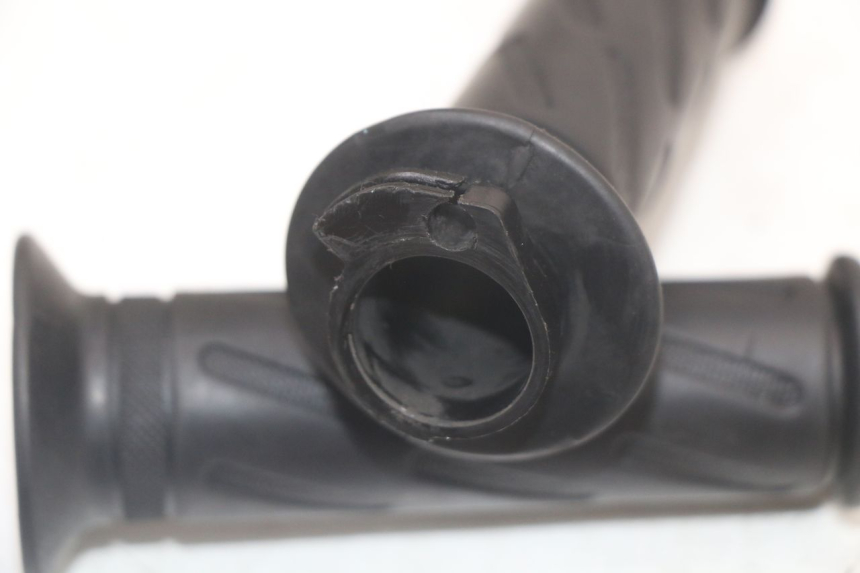 photo de POIGNEE ACCELERATEUR PEUGEOT STREETZONE 4T 50 (2018 - 2023) - Zoom état d’usage