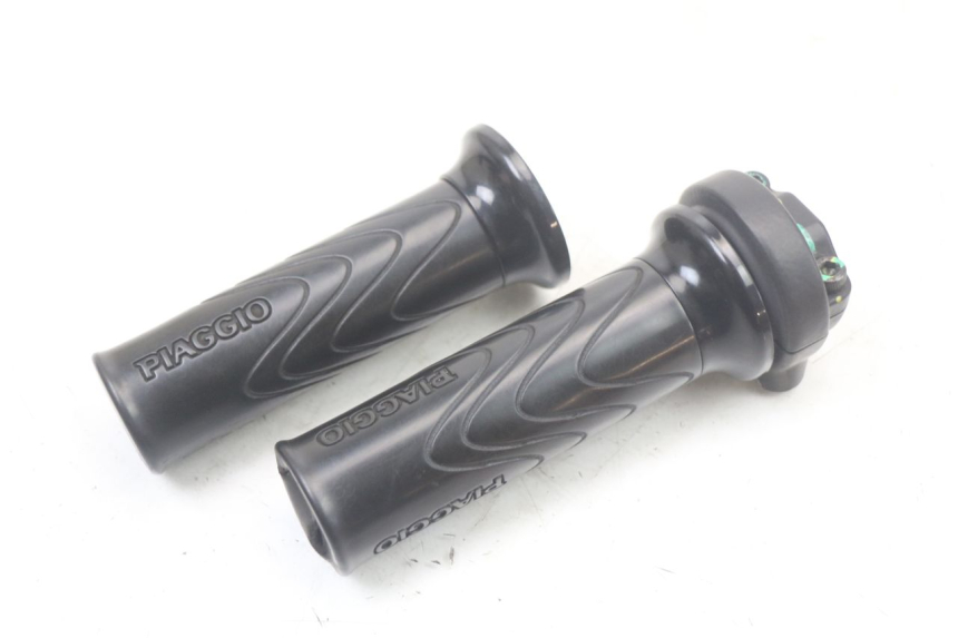 photo de POIGNEE ACCELERATEUR PIAGGIO LIBERTY IGET 4T 50 (2021 - 2025) - Zoom état d’usage