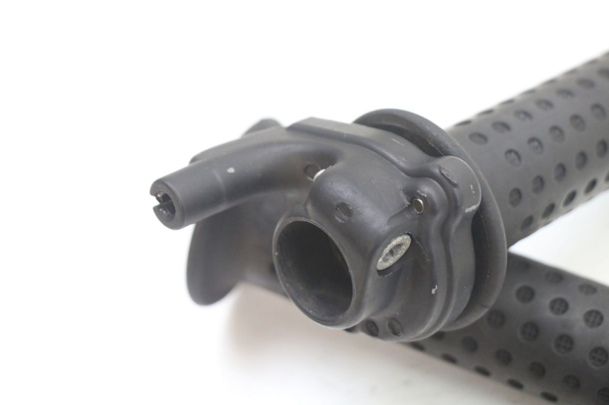 photo de POIGNEE ACCELERATEUR PIAGGIO VESPA GRANTURISMO 125 (2003 - 2007) - Zoom état d’usage