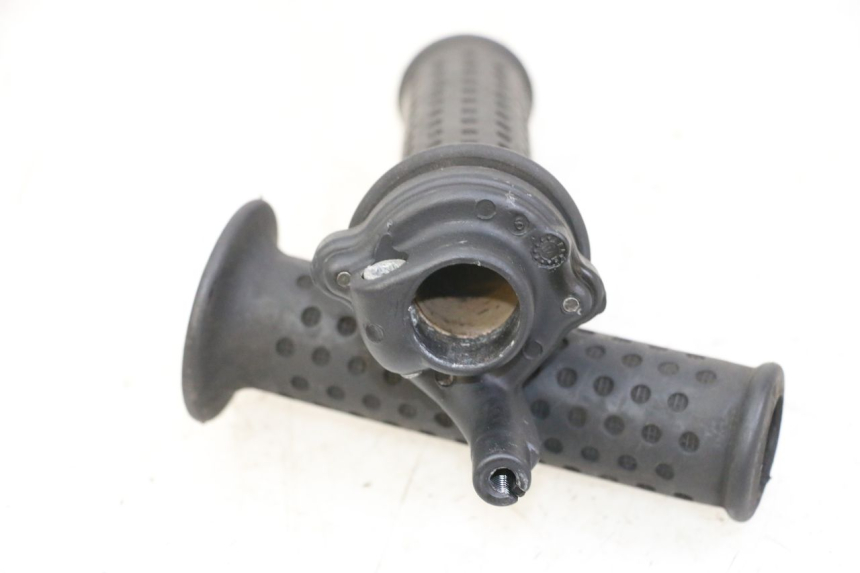 photo de POIGNEE ACCELERATEUR PIAGGIO VESPA GRANTURISMO 200 (2004 - 2005) - Détail de la pièce