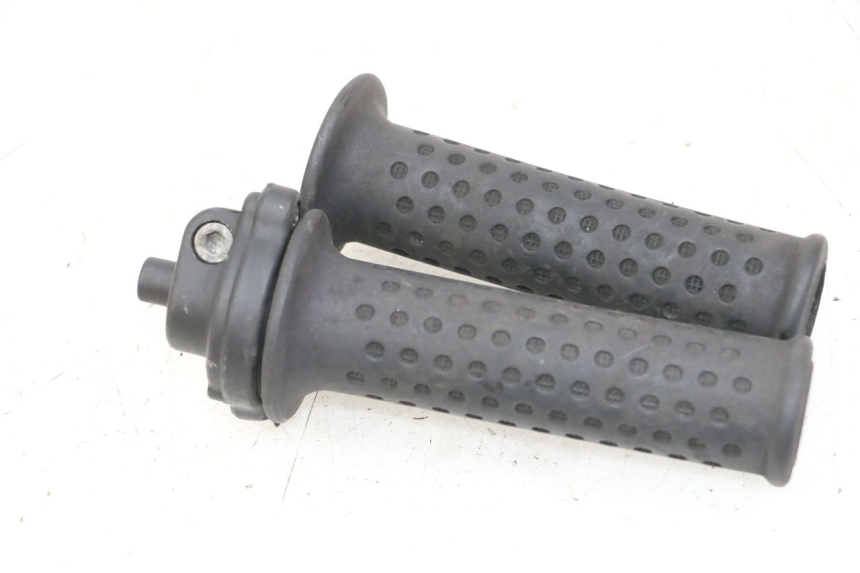 photo de POIGNEE ACCELERATEUR PIAGGIO VESPA GRANTURISMO 200 (2004 - 2005) - Autre angle de vue